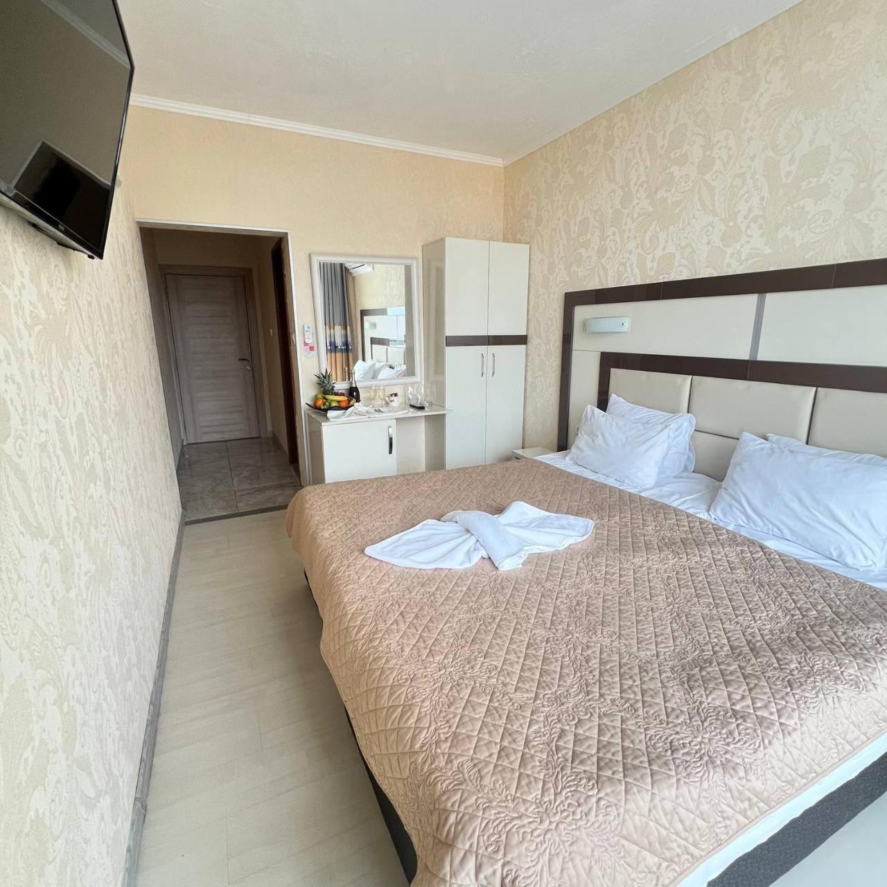 Family Hotel Gallery Sunny Beach Exterior foto
