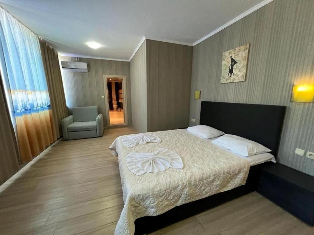Family Hotel Gallery Sunny Beach Exterior foto